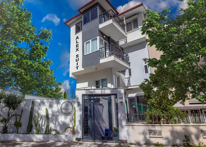 Alex Suites Lara